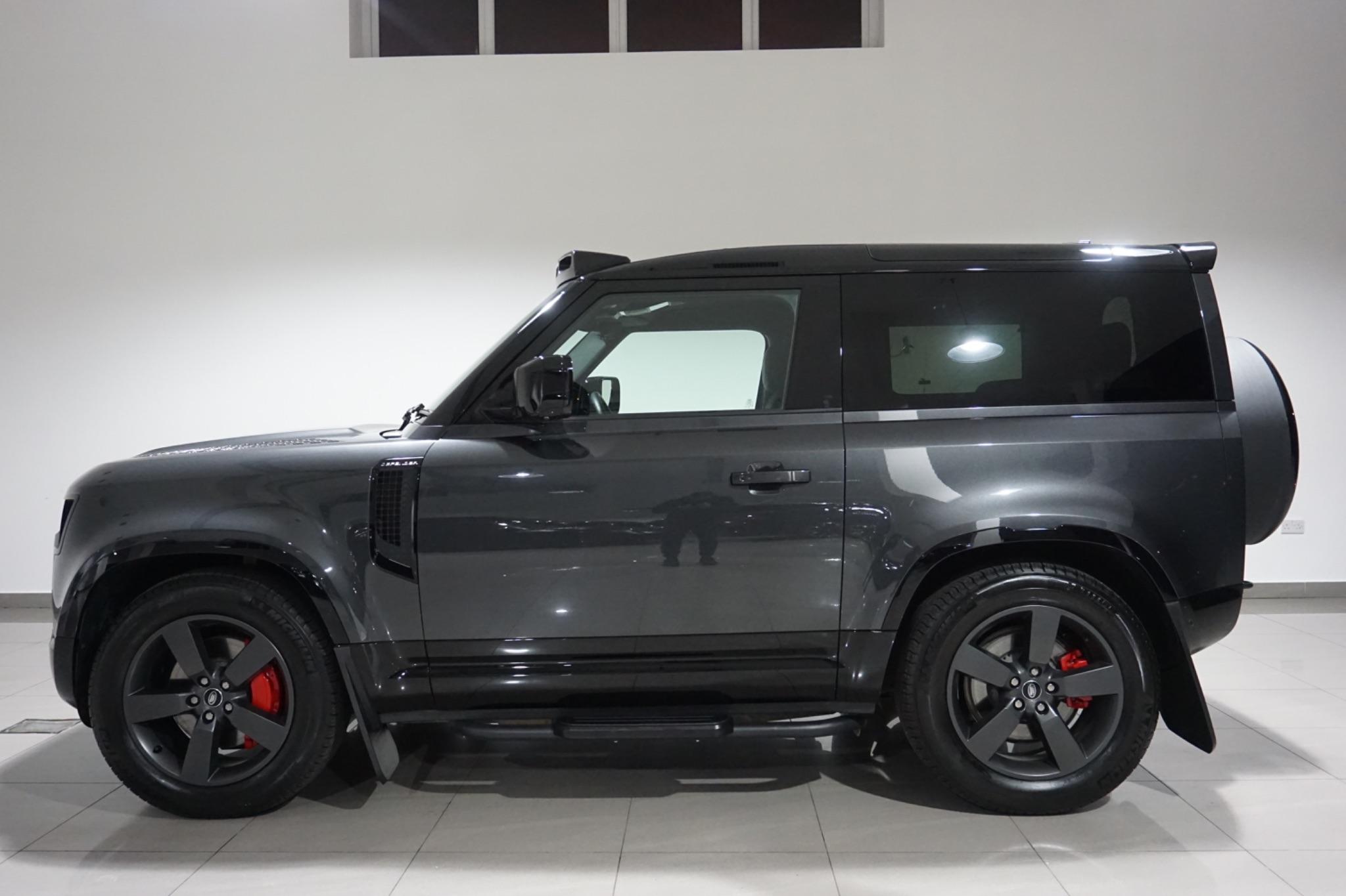Land Rover Defender 90 3.0 D300 MHEV X-Dynamic HSE Hard Top SUV Auto 4WD SWB Euro 6 (s/s) 3dr